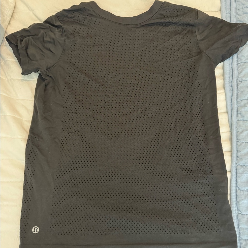 Lululemon black top!